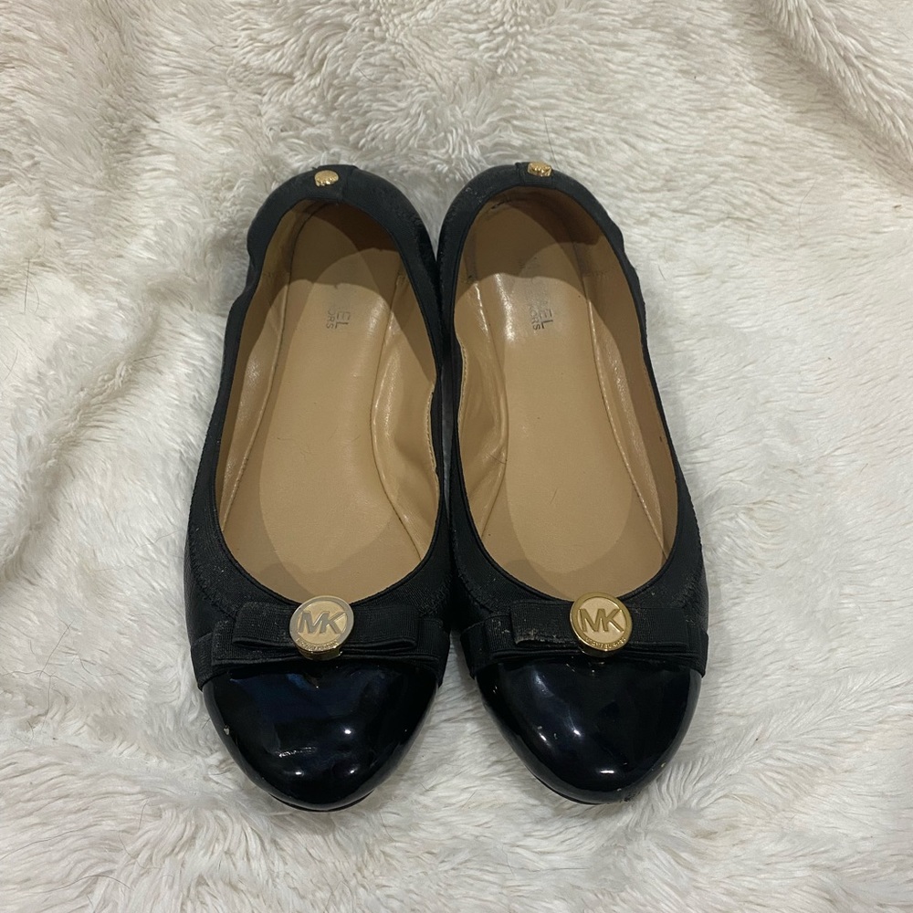 Michael Kors Blk patent ballet flat 8.5